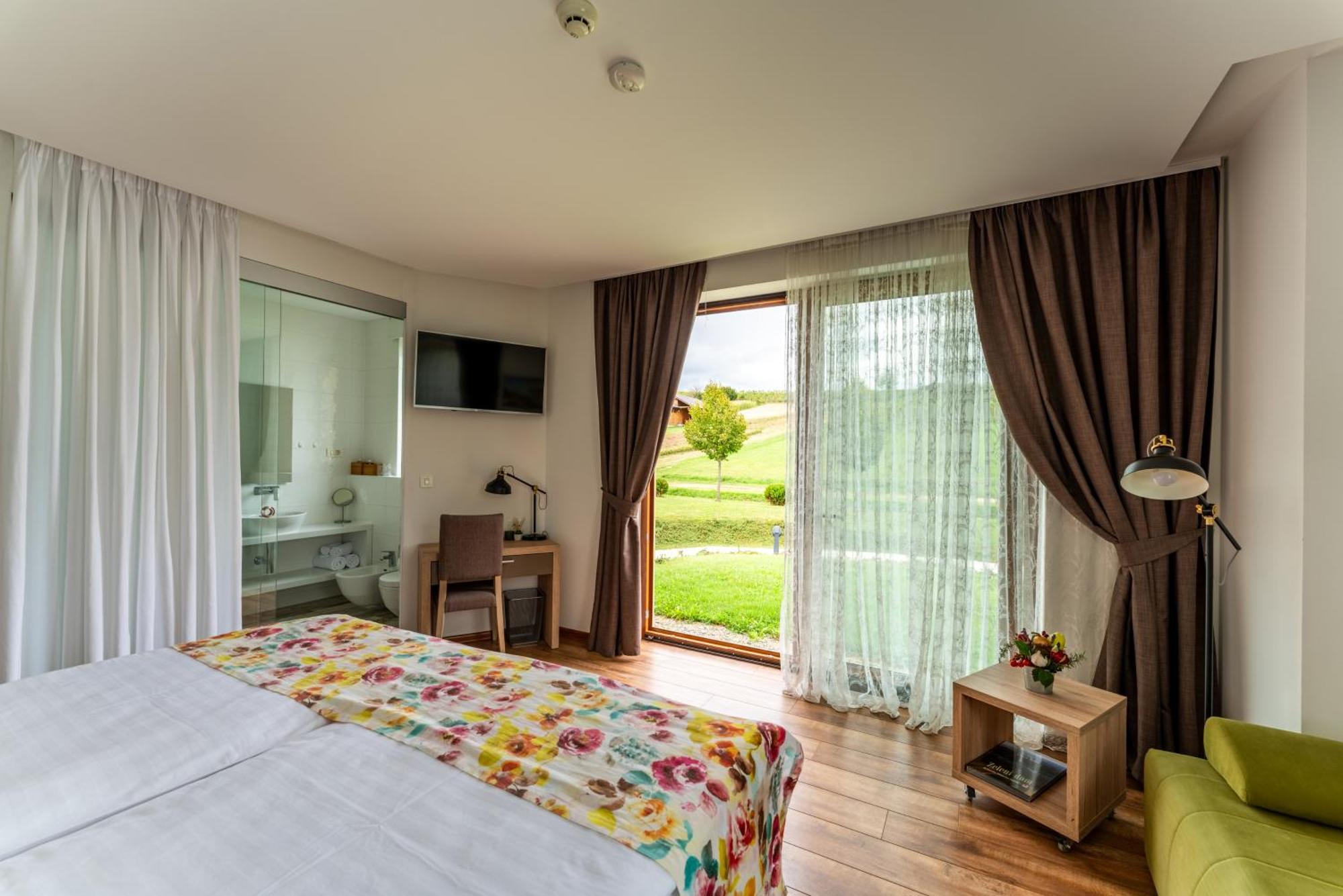 Bed&Breakfast Vinarija Coner Bjelovar Exterior photo